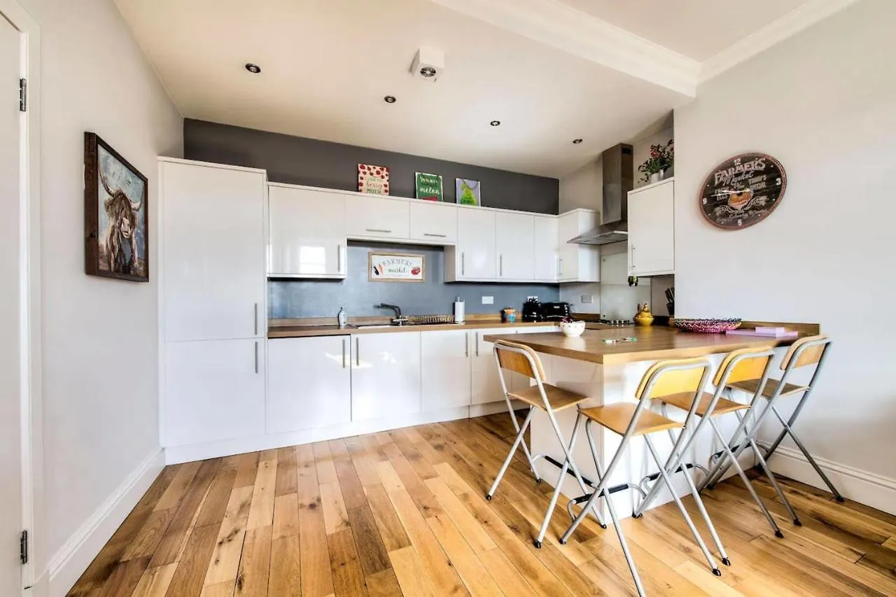 Guestready - Lovely 1 Bedroom Close To City Centre Free On-Street Parking Edinburgh Apartment